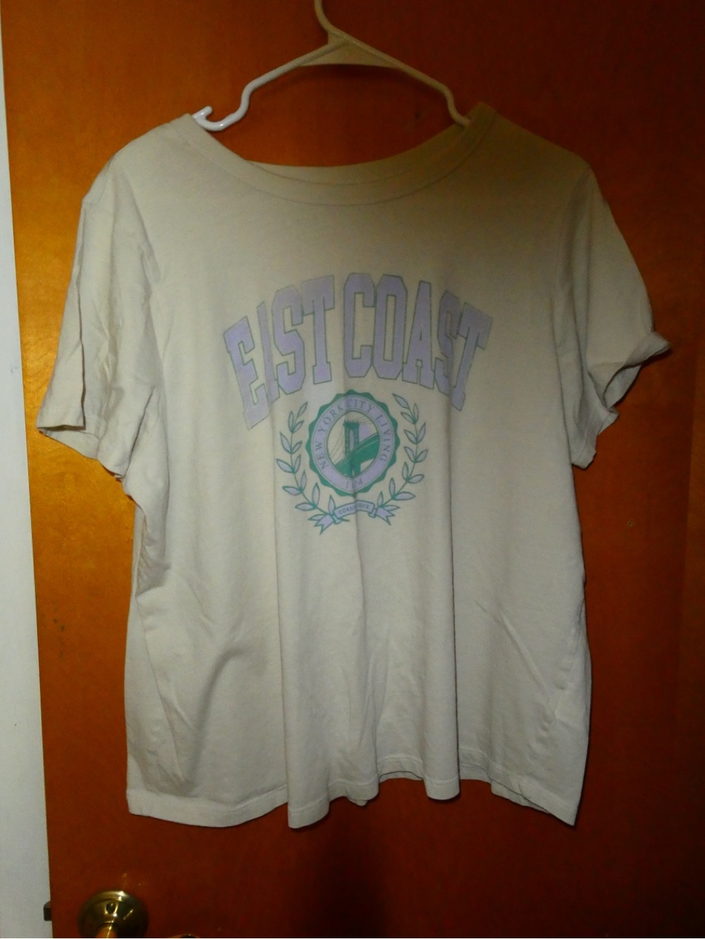 Old Navy Cream East Coast Graphic Short Sleeve Tee
